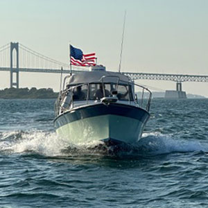Motorboat Scup Newport Tour